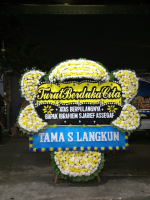 Papan Bunga Duka di Medan Polonia